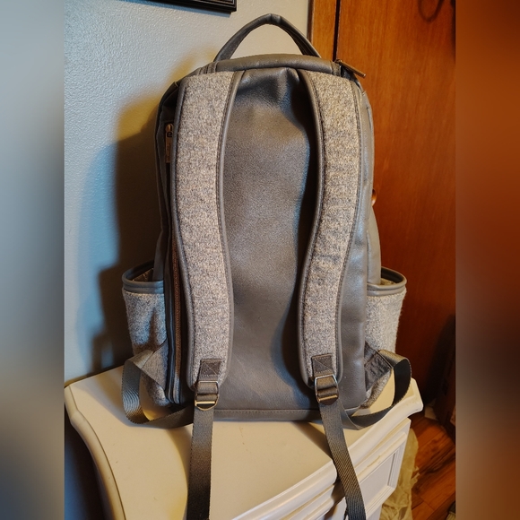 Itzy Ritzy Boss Plus - Picture 2 of 8